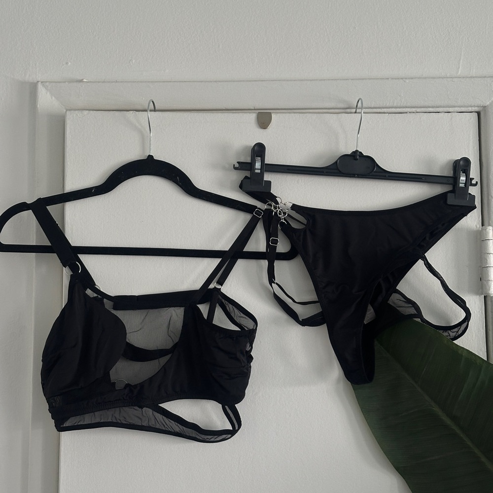 Thistle and Spire Black Intimates Set